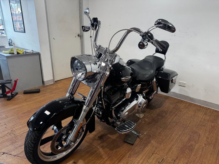 2014 Harley-Davidson FLD SWITCHBACK Black