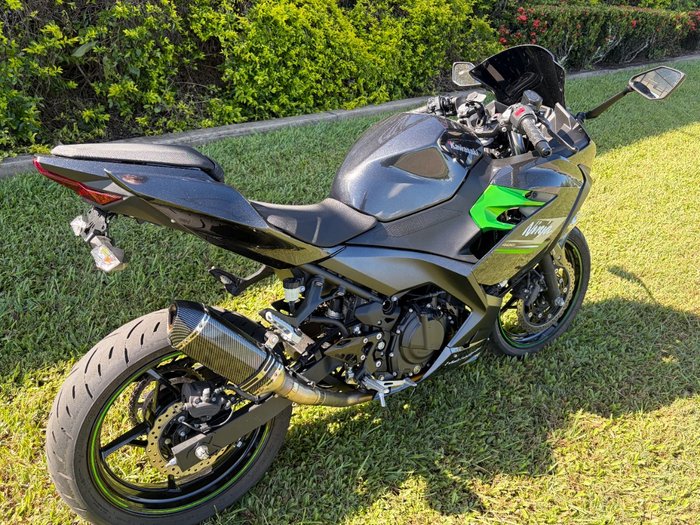 2023 Kawasaki NINJA 400 grey