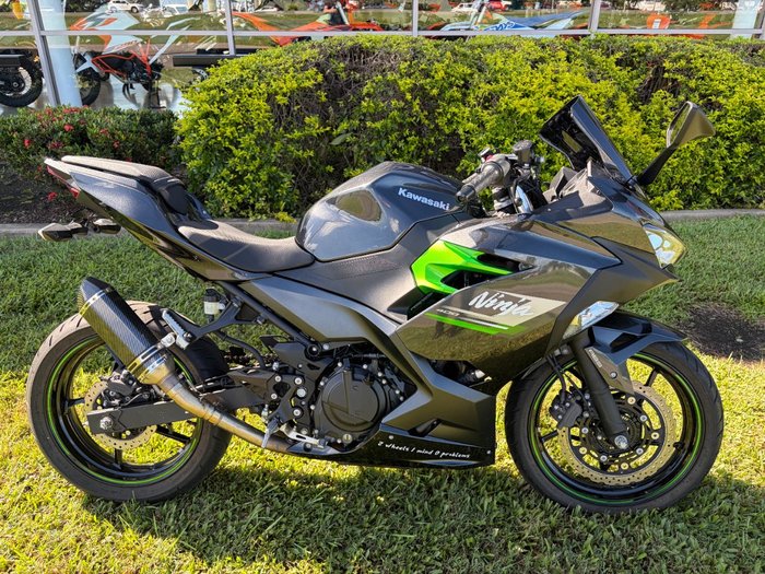 2023 Kawasaki NINJA 400 grey