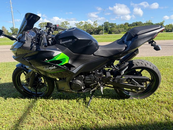 2023 Kawasaki NINJA 400 grey