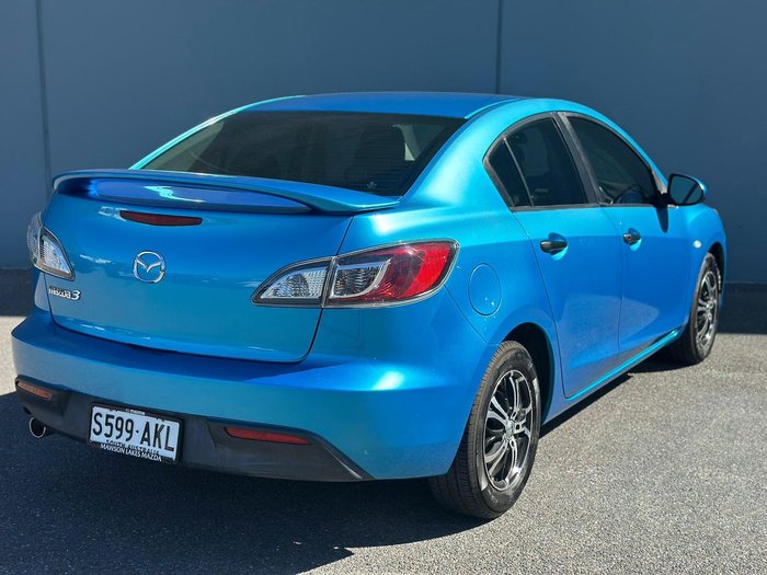 2011 Mazda 3 Neo