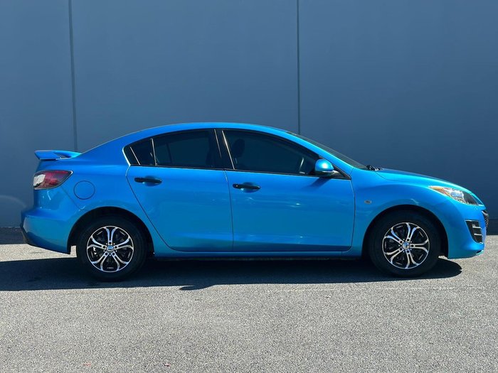 2011 Mazda 3 Neo