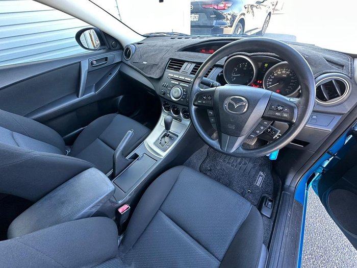 2011 Mazda 3 Neo