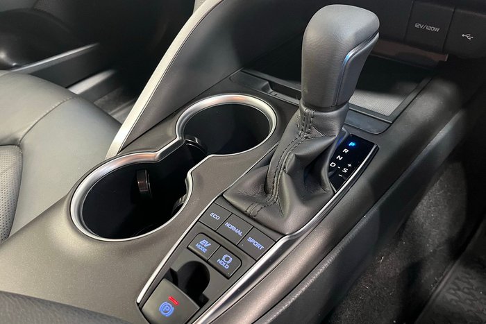 2024 Toyota Camry SX