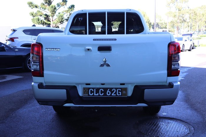 2022 Mitsubishi Triton GLX