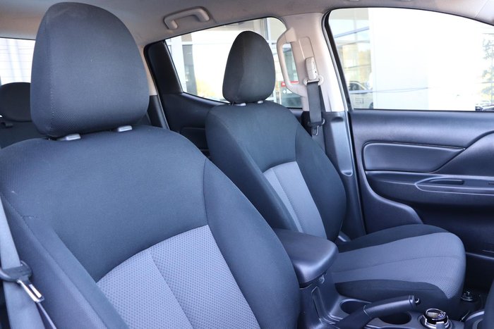 2022 Mitsubishi Triton GLX