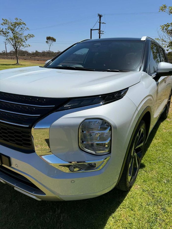 2022 Mitsubishi Outlander Exceed Tourer