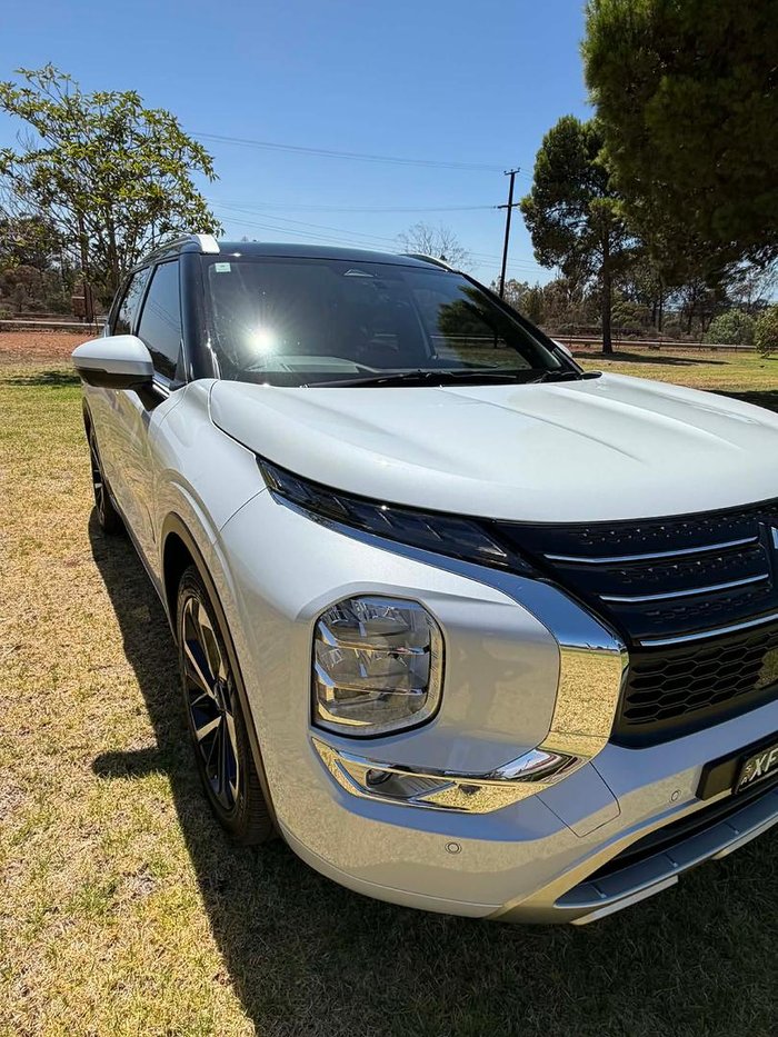 2022 Mitsubishi Outlander Exceed Tourer
