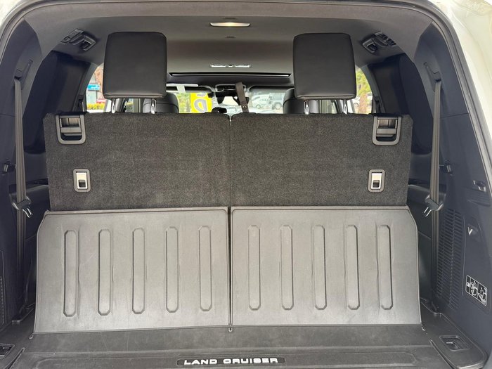 2022 Toyota Landcruiser VX