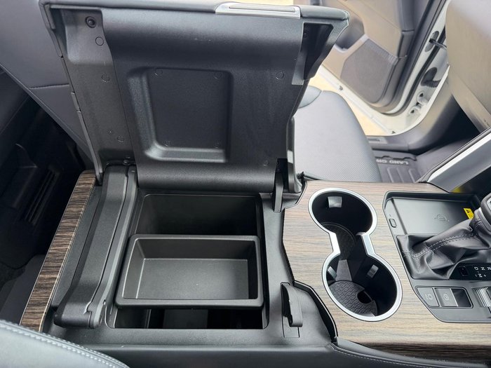 2022 Toyota Landcruiser VX