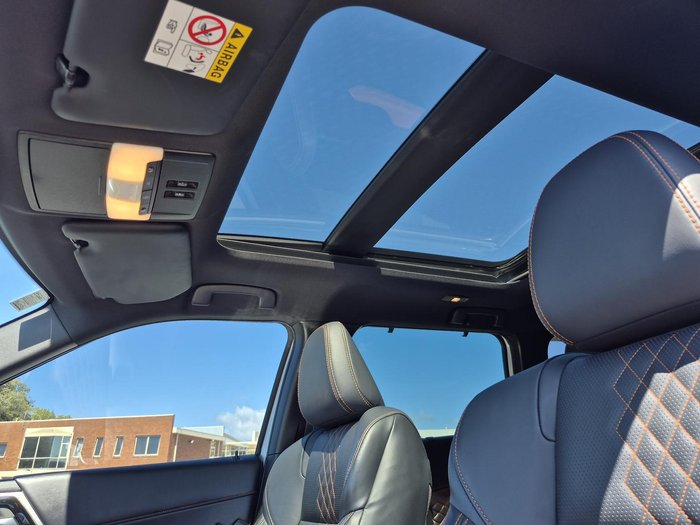 2022 Mitsubishi Outlander Exceed