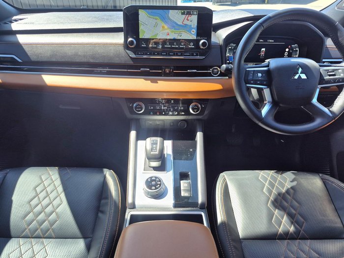 2022 Mitsubishi Outlander Exceed