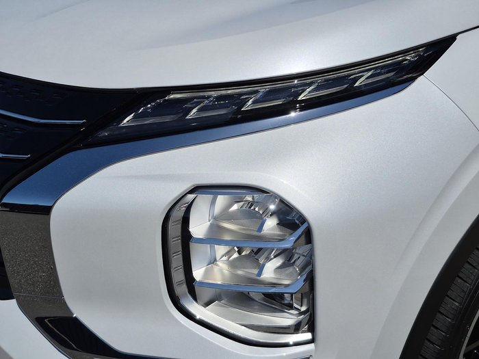 2022 Mitsubishi Outlander Exceed