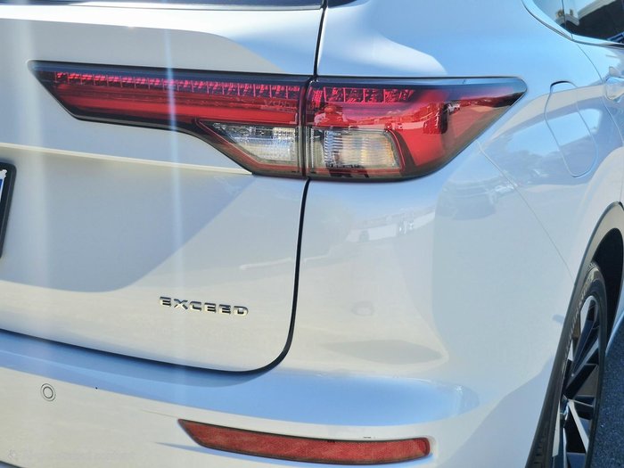 2022 Mitsubishi Outlander Exceed