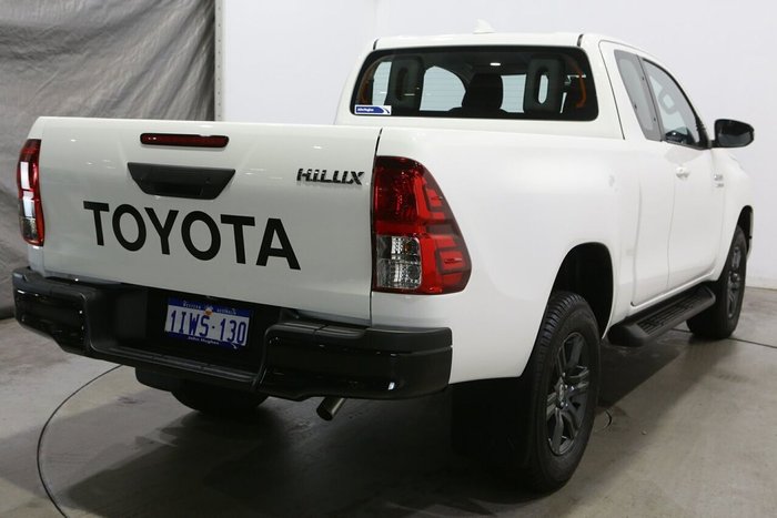 2024 Toyota Hilux SR Hi-Rider