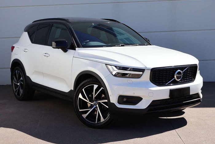 2022 Volvo XC40 T5 R-Design