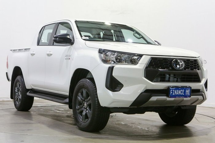 2025 Toyota Hilux SR