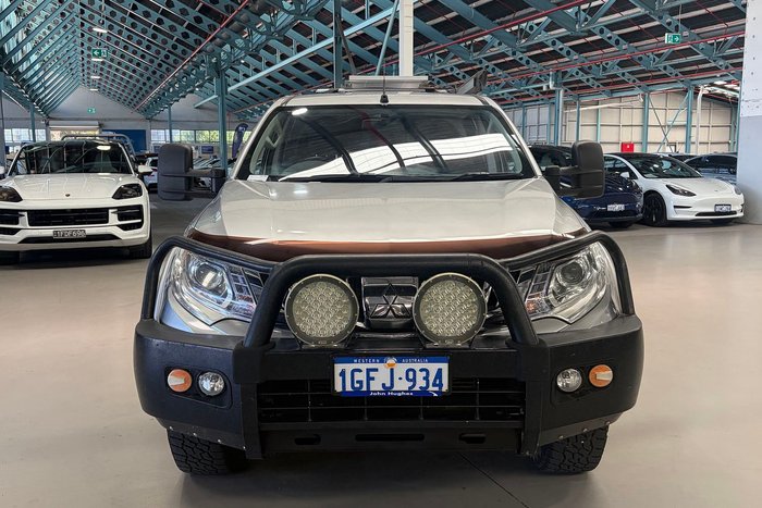 2016 Mitsubishi Triton GLS