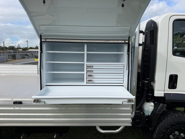 2025 Isuzu N Series NPS 75/45-155 White