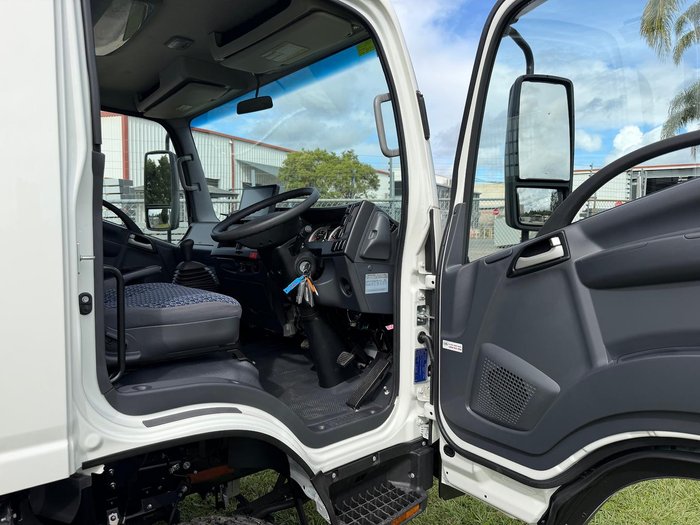 2025 Isuzu N Series NPS 75/45-155 White