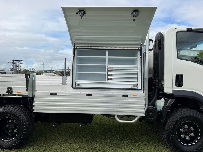2025 Isuzu N Series NPS 75/45-155 White