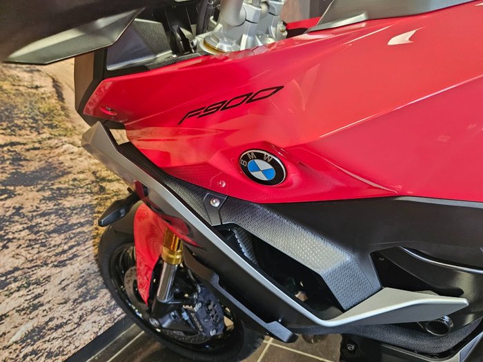 2020 BMW F 900 XR RED