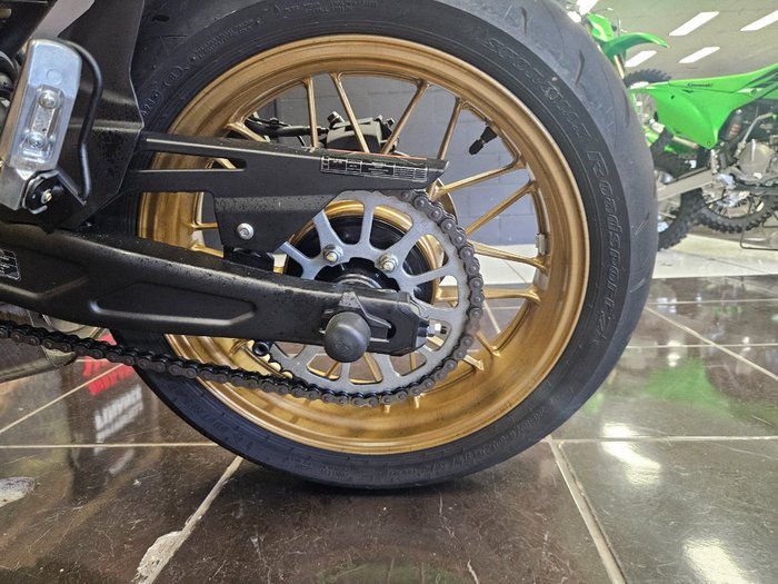 2025 Kawasaki Z650 RS RED