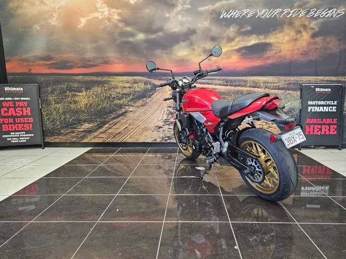 2025 Kawasaki Z650 RS RED