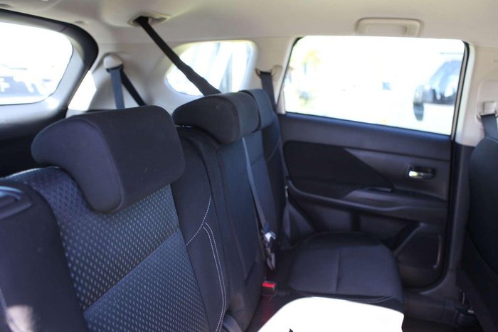 2019 Mitsubishi Outlander ES