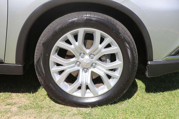 2019 Mitsubishi Outlander ES