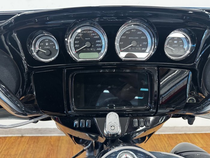 2019 Harley-Davidson FLHTK ULTRA LIMITED (TT) SILVER