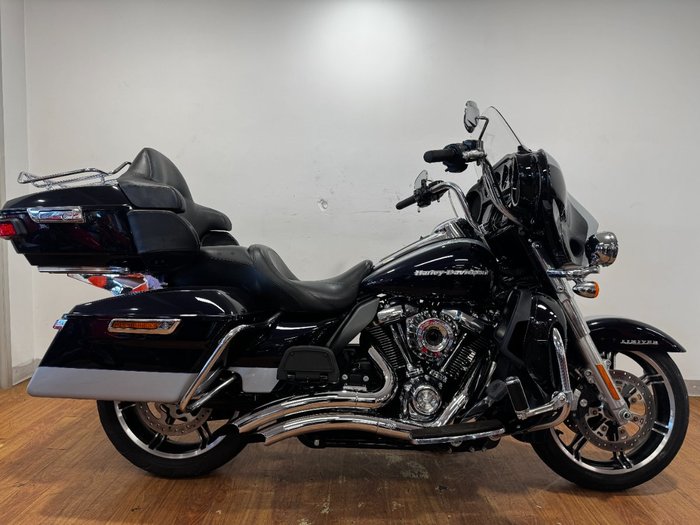 2019 Harley-Davidson FLHTK ULTRA LIMITED (TT) SILVER