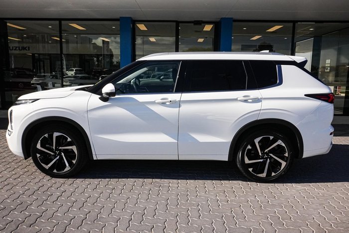 2023 Mitsubishi Outlander Exceed