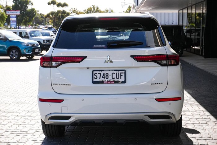 2023 Mitsubishi Outlander Exceed