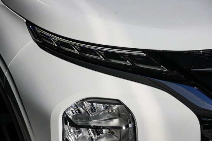 2023 Mitsubishi Outlander Exceed