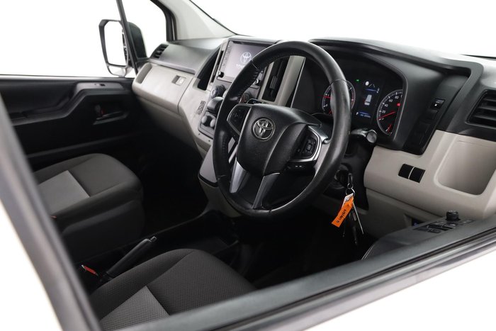 2021 Toyota Hiace Commuter