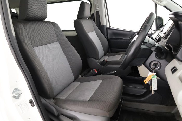 2021 Toyota Hiace Commuter
