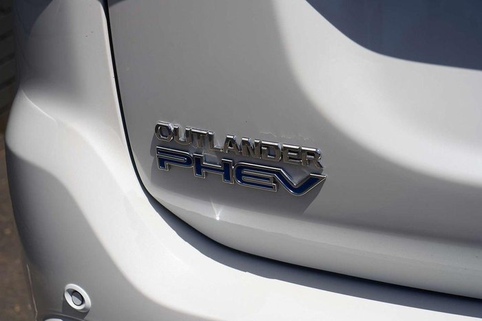 2021 Mitsubishi Outlander PHEV ES