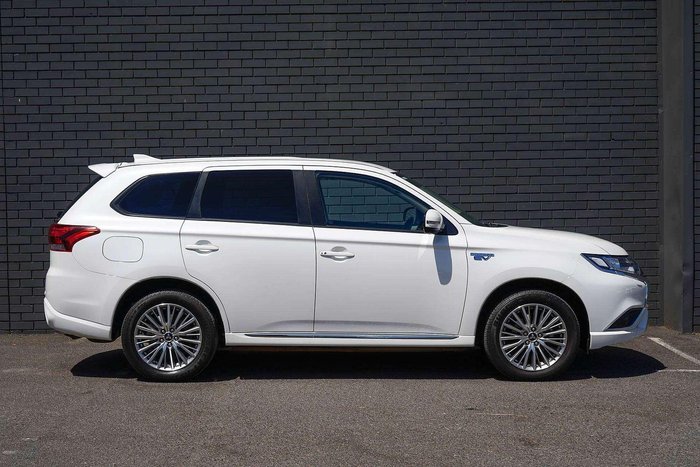 2021 Mitsubishi Outlander PHEV ES