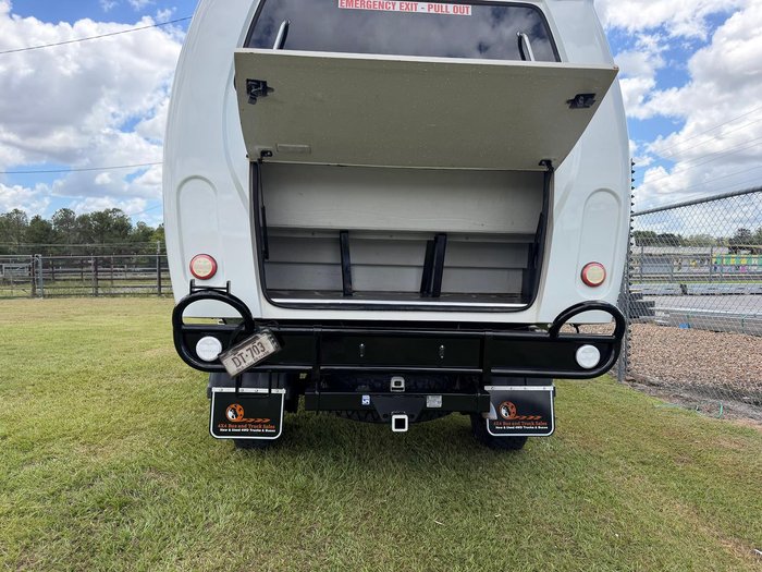 2020 Isuzu Nps Atw White