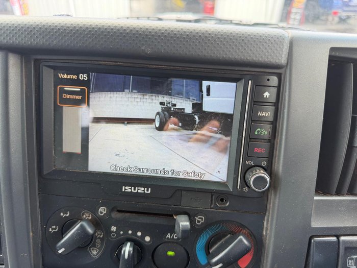 2020 Isuzu Nps Atw White