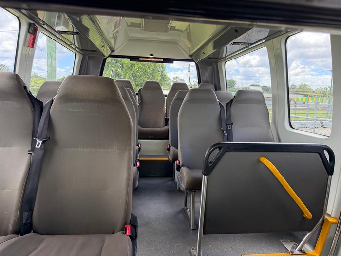 2020 Isuzu Nps Atw White