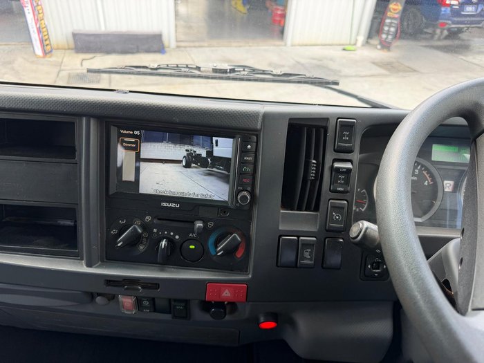 2020 Isuzu Nps Atw White