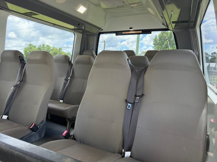 2020 Isuzu Nps Atw White