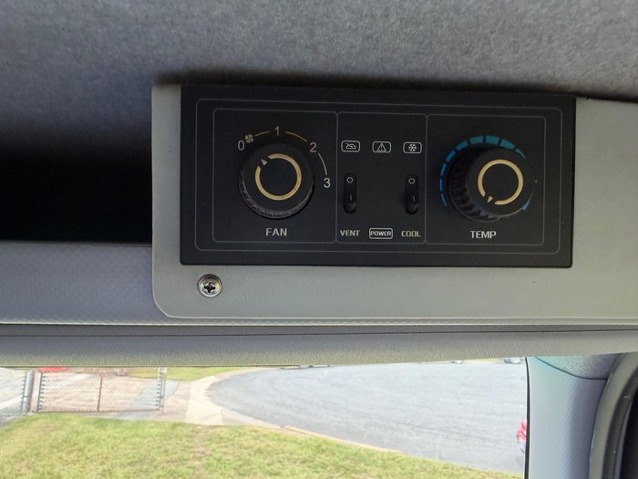 2020 Isuzu Nps Atw White