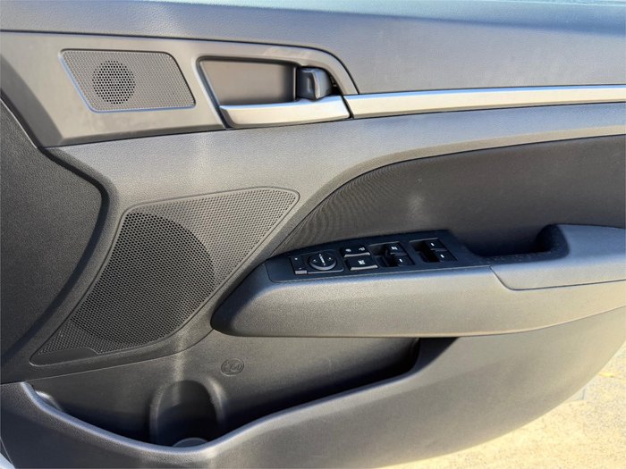 2015 HYUNDAI ELANTRA ACTIVE MD SERIES 2 (MD3) SILVER OR CHROME