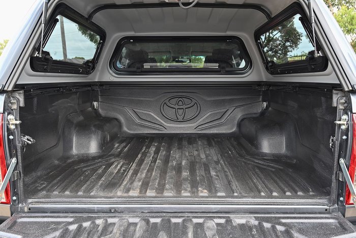 2020 Toyota Hilux SR5