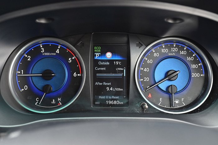 2020 Toyota Hilux SR5