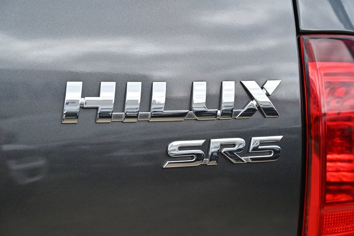 2020 Toyota Hilux SR5