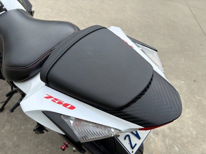 2019 Suzuki GSX-R750 White